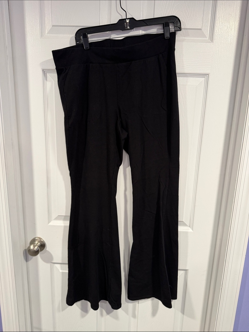 Torrid Stretch Flare leggings **2 PACK- 2 PAIRS OF NEVER WORN LEGGINGS**